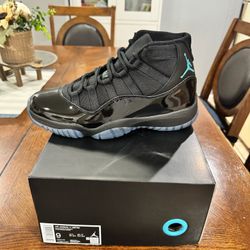 Authentic 🔥 JORDAN 11 RETRO GAMMA BLUE SIZE 9