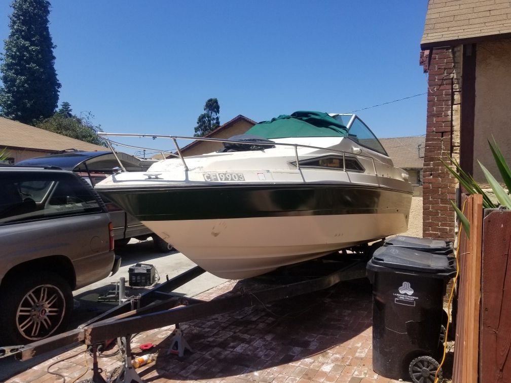 20' searay Seville cuddy cabin v6