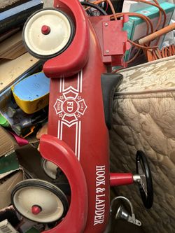 Hook And Ladder Ride On Fire truck 