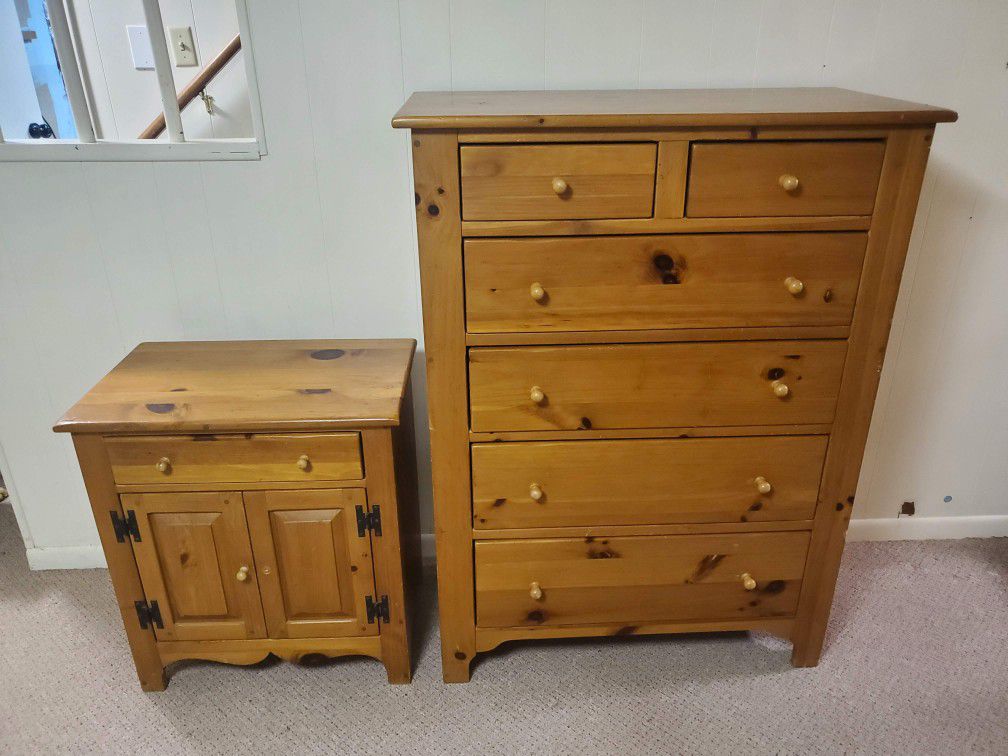 Ethan Allen Dresser and Night Table Pair