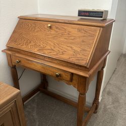 Wood Desk (Secretary / Letter / Work Station)