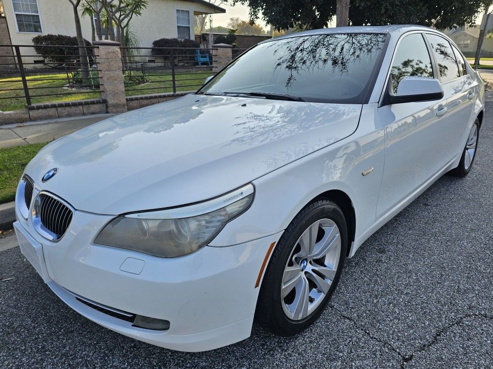 2010 BMW 528i