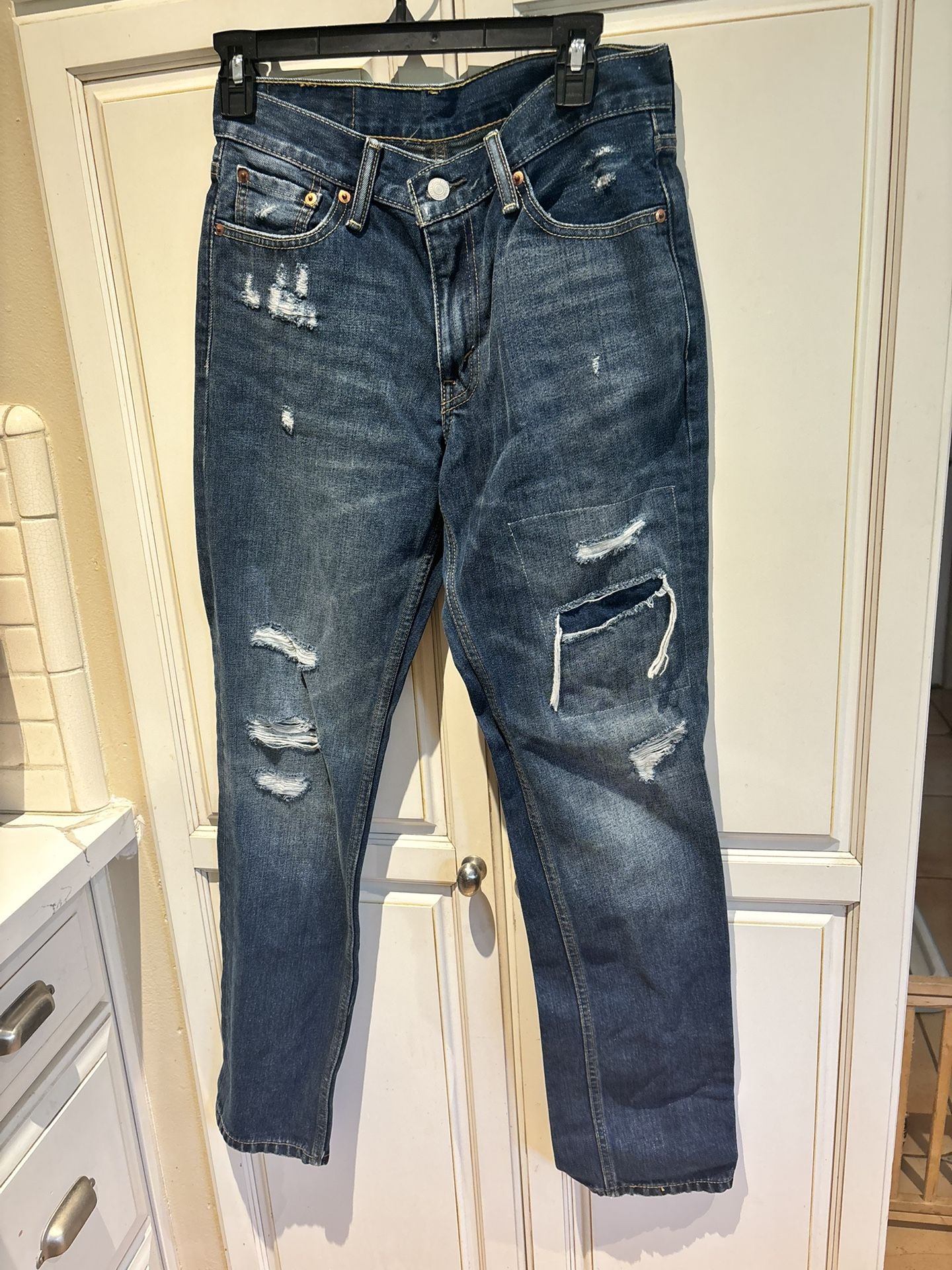 Levi’s 511 size 30x32 distressed