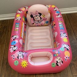 Minnie Mouse bath tub