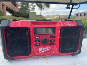 Milwaukee m18 jobsite speaker