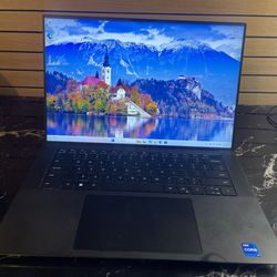 Dell XPS 15 – i7 12th Gen – 16GB RAM – RTX 3050
