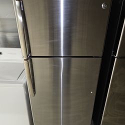 GE Fridge 