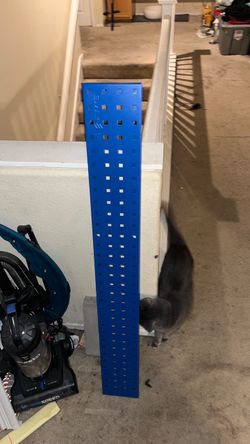Metal panel for hanging airsoft