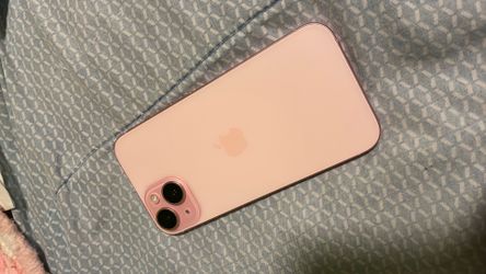 Pink iPhone 15 unlocked to any carrier 128gb
