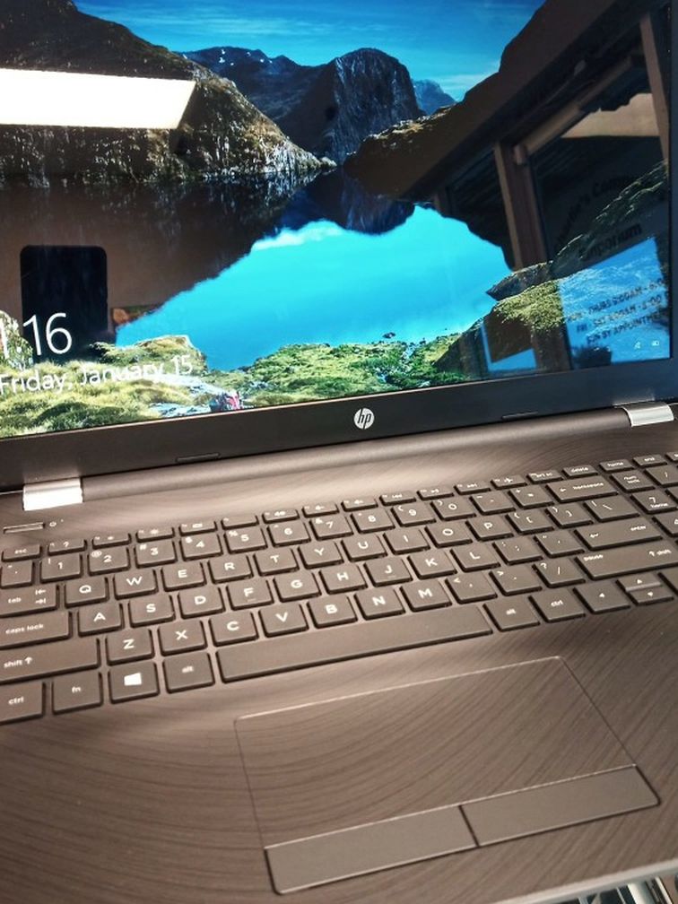 Hp 15-in Touch Screen Laptop Windows 10