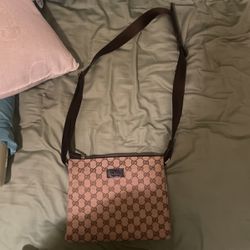 Gucci Soho Red Chain Strap Pebbled Calfskin Shoulder Bag for Sale in Katy,  TX - OfferUp