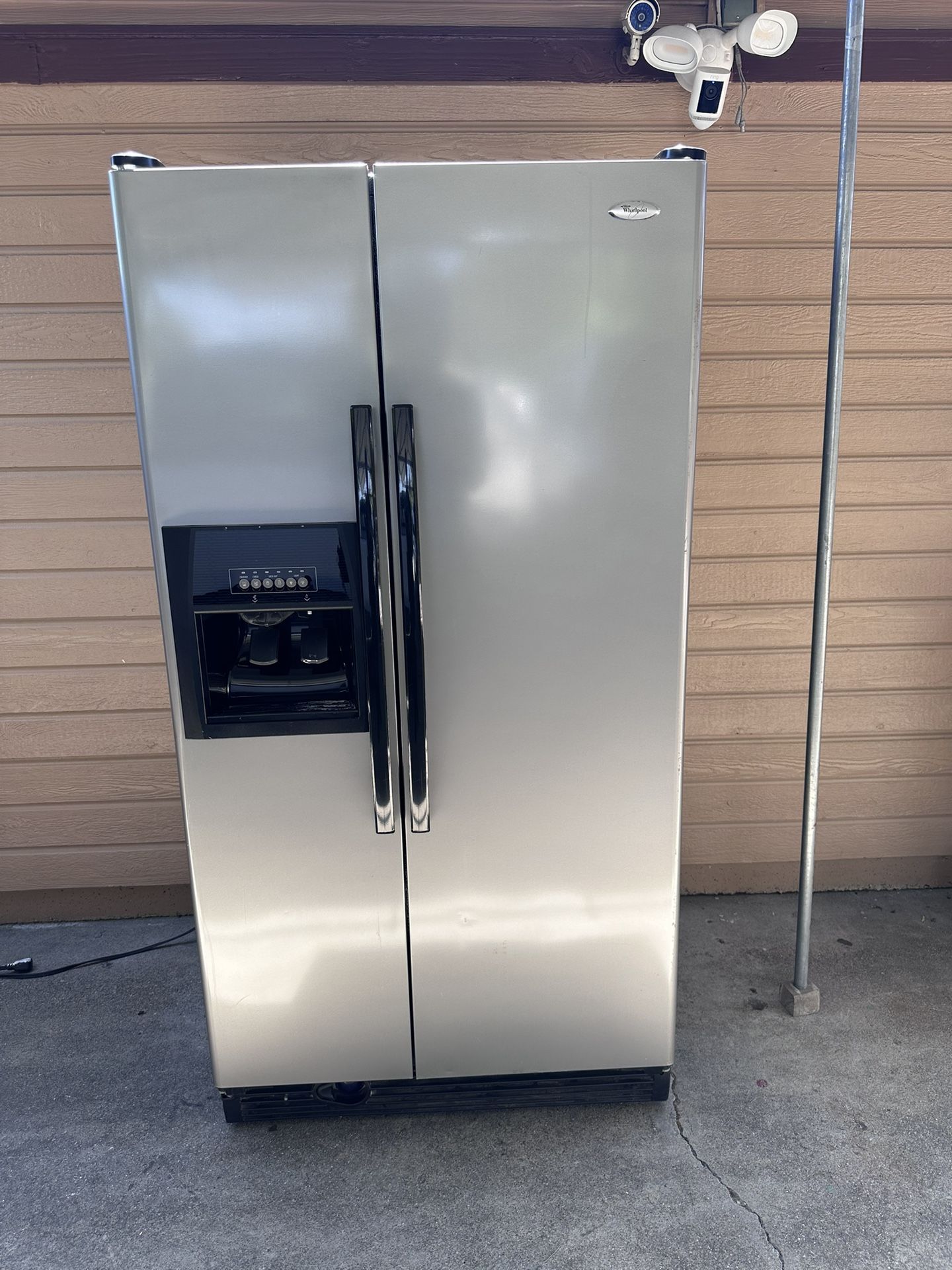 Whirlpool Refridgerator Side by Side 25.1 cu. ft