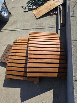 Folding lounge chairs