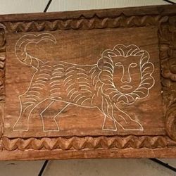 Cofre Madera Tallada León Forrado TERCIOPELO Antiguo 