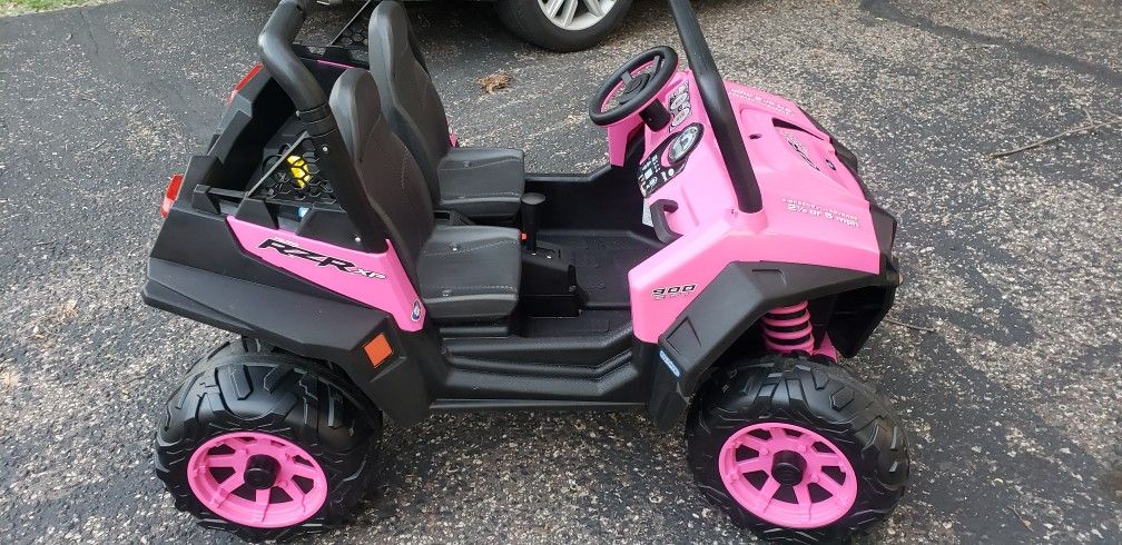 12 Volt Kids PEG PEREGO POLARIS RZR XP SIDE BY SIDE ATV UTV with New Battery And Charger