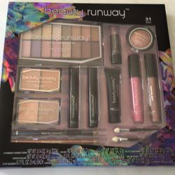Brand New “Beauty Runway” 31-Piece Make-Up Set