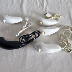 Nintendo Wii Nunchuck Controllers