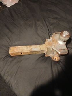 Heavy duty ball hitch