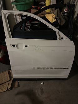 2022 Cherokee Passenger Door