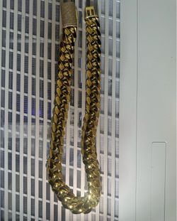 MIAMI GOLD CUBAN with moissanite clamp