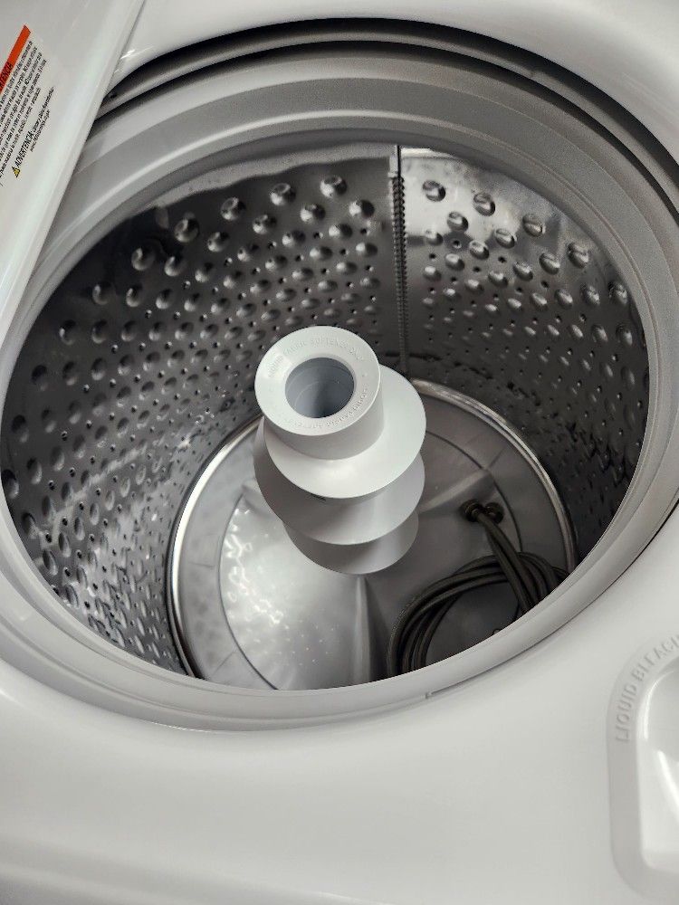 SET GE WASHER AND GAS DRYER BRAND NEW