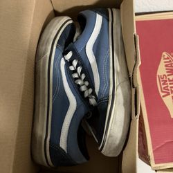 4 Pairs Of Vans 