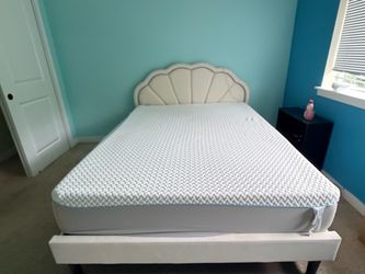 Queen Bed Frame with Scallop Headboard