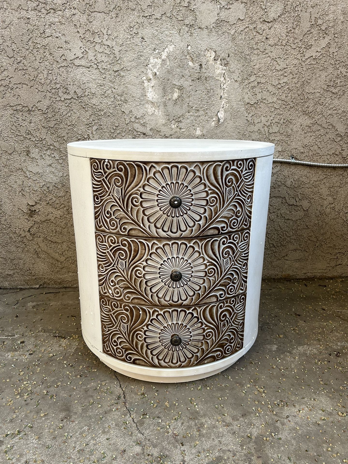 Cosiest End Table/Nightstand