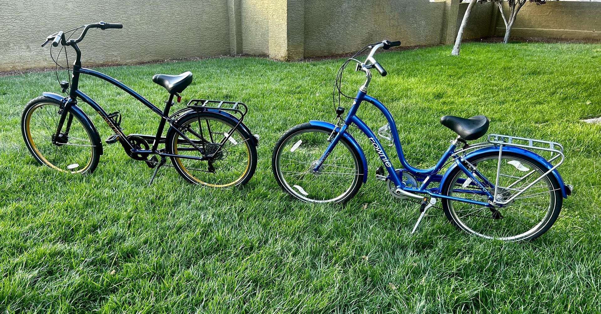 ⚡️His & Hers Townie Bikes⚡️