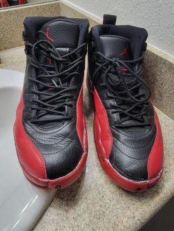 Jordan 12 flu size 9.5