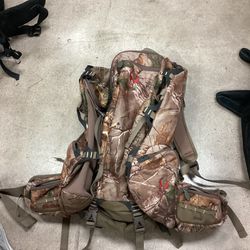 Used Realtree Badlands 2200 Hunting Backpack Frame Size Large SKU50360-1