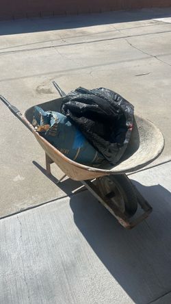 True Temper wheel barrel