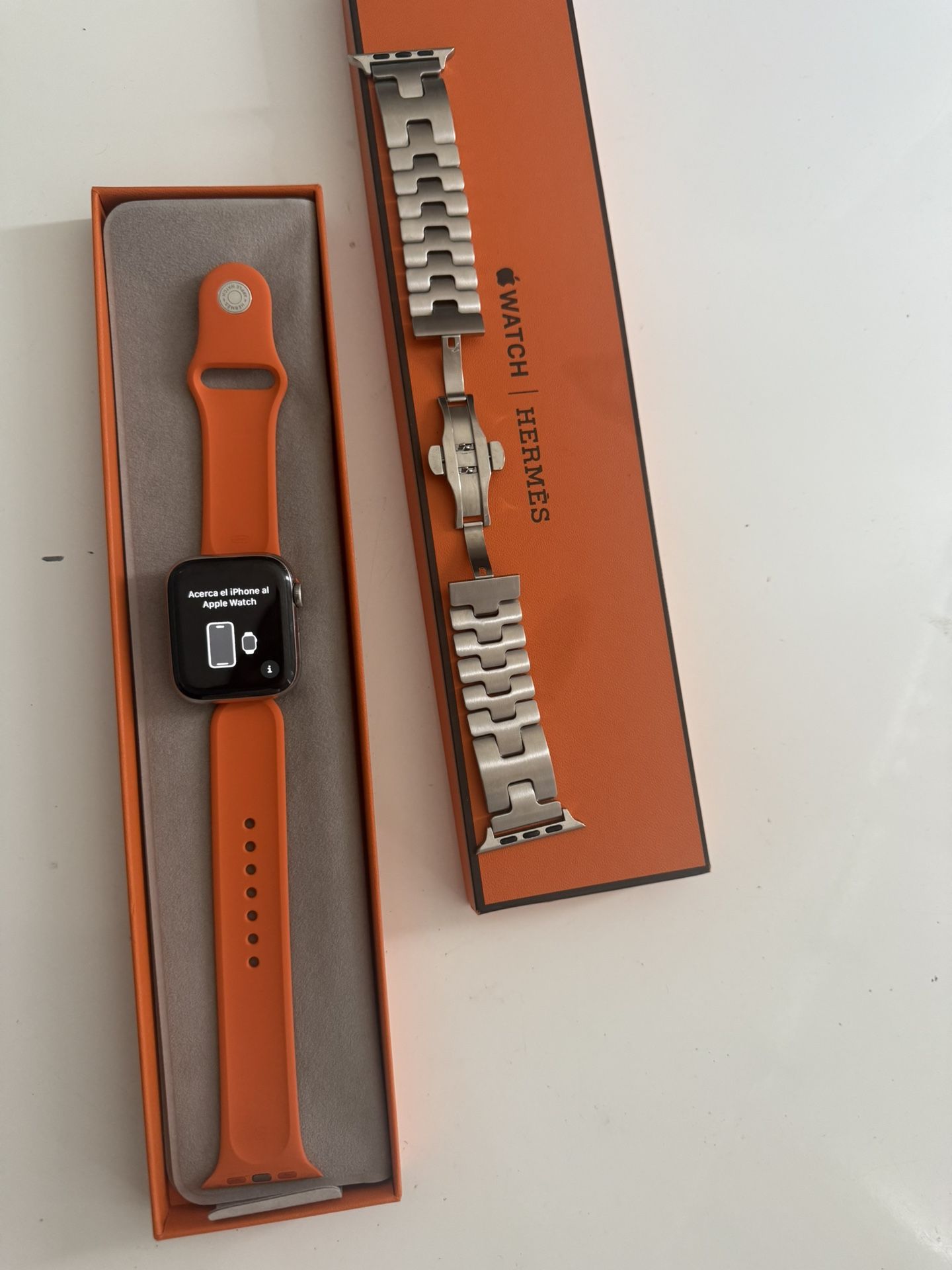 Apple Watch Series 5 Hermès 44mm (Cellular) – Original Box & Band (+extra After Market Oyster Styled Band)