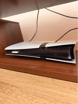Ps5 Pro & Controllers