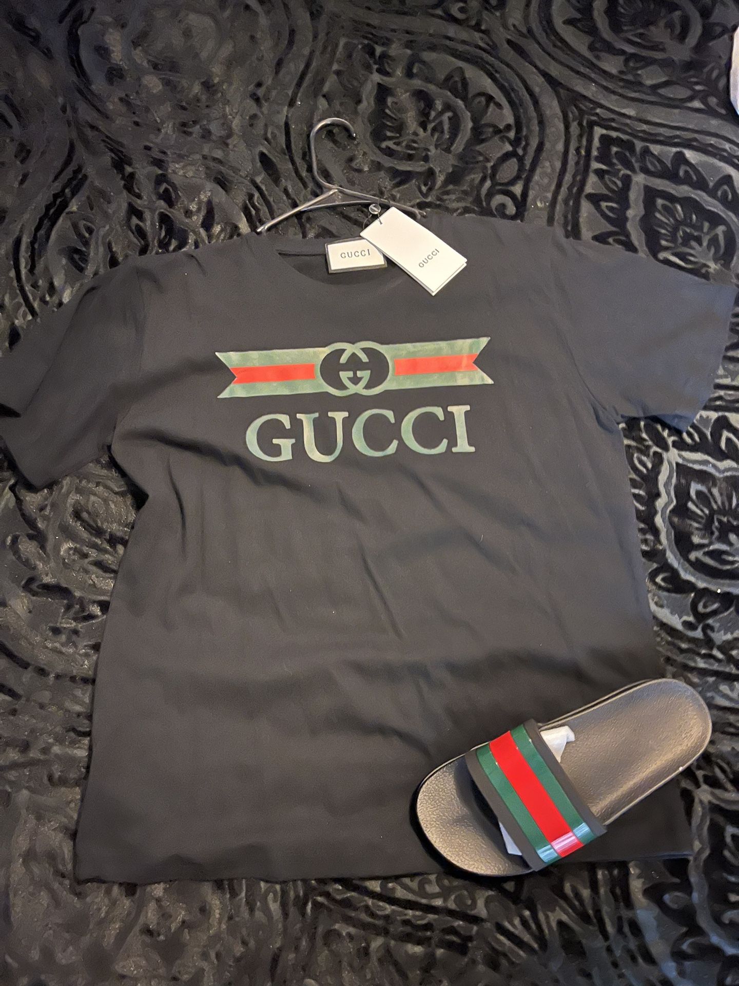 Gucci men shirt size Xl  It’s an xxl Runs small