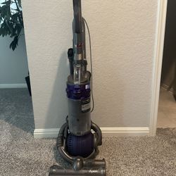 Vacuum - Dyson Ball Animal Upright - Corded