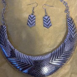 Cute Earrings & Necklace Set