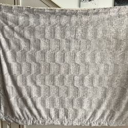 Brand NEW 50”x60” Super Soft 2 Sides Blanket With Buttons