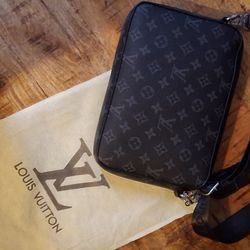 Louis Vuitton Murse Bag