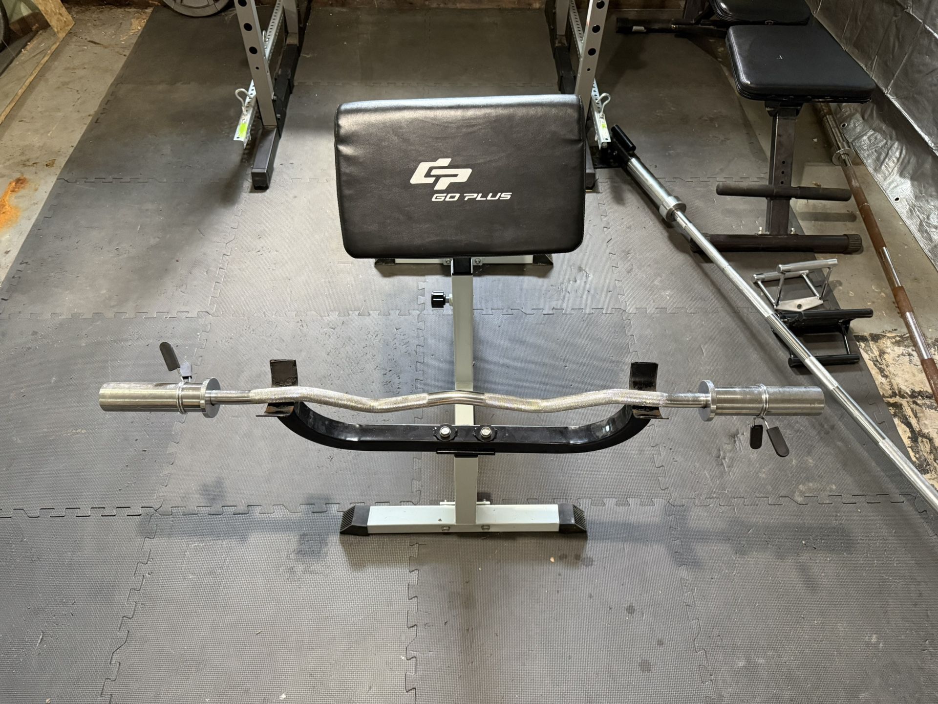 Preacher Curl Machine W/ Ez Curl Bar
