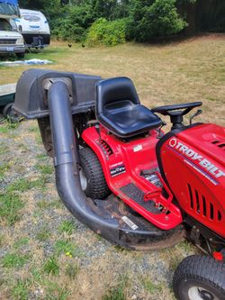 Troy Built Bronco riding lawn mower 18 HP