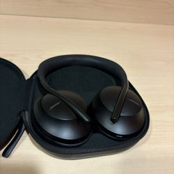 Bose Headphones 700 