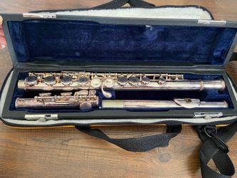 Beautiful Silver-Plated Student Flute w/ Case