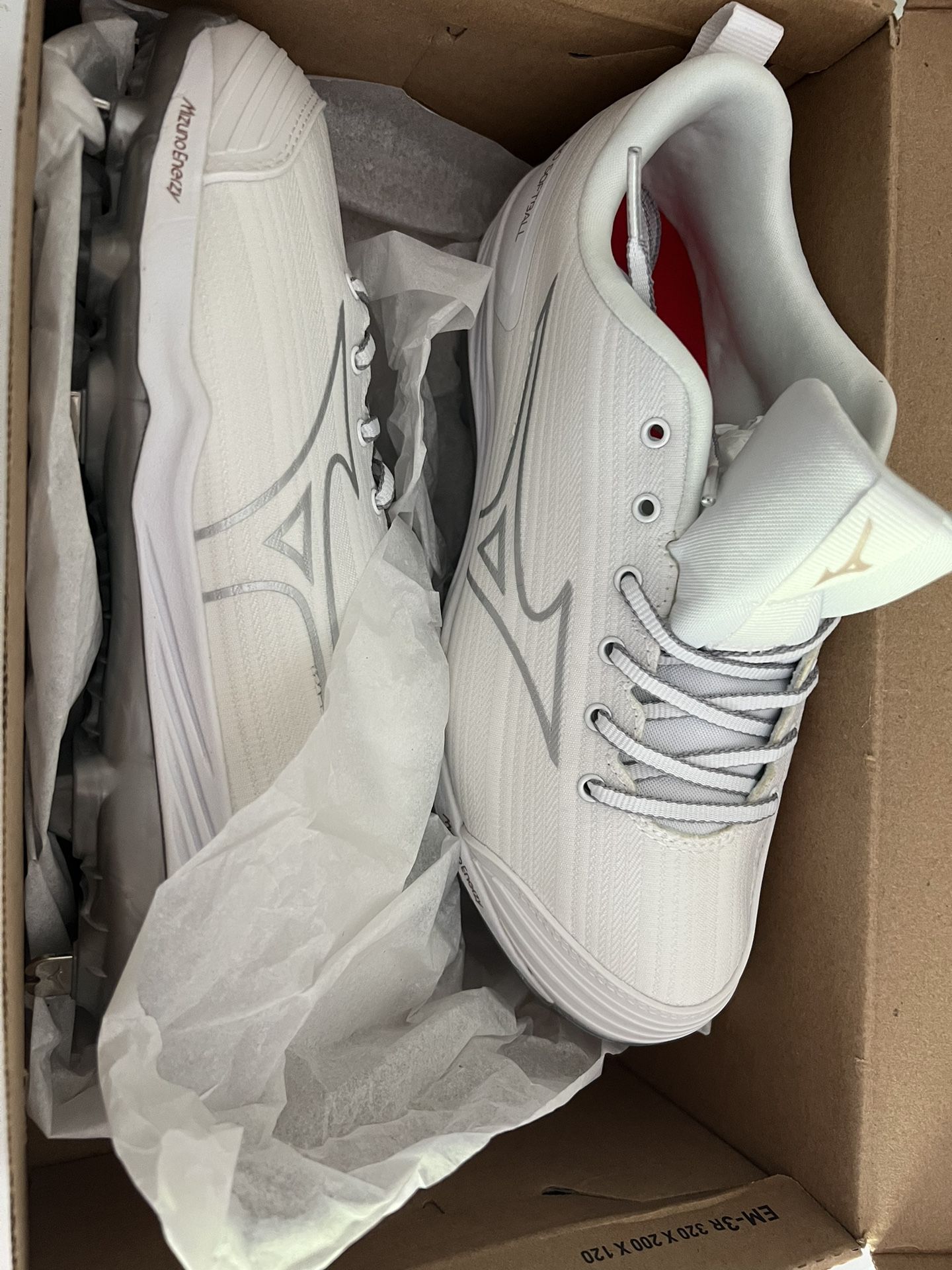 Mizuno Softball Cleats size 7.5 New