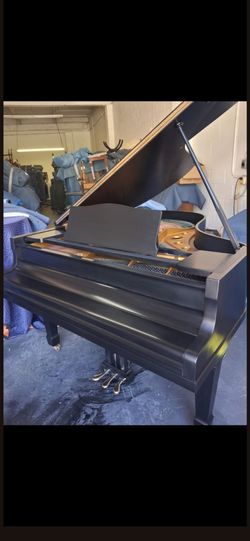 Yamaha U2 Grand Piano - like new