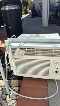 GE Window Air Conditioner Unit