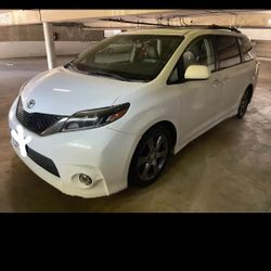 2012 Toyota Sienna