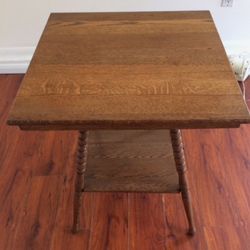 Americana 1920’s Tiger Oak Bobbin Legged two tiered Table, nice piece! 