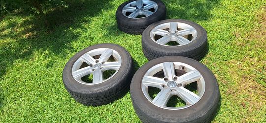 Rims and tires  volkswagen jetta