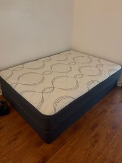 Full size bed